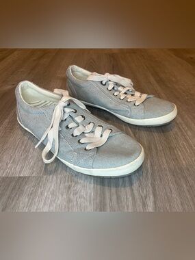 Täōs Casual Women's Light Gray Canvas Lace-Up Sneakers
